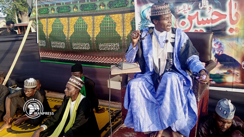Iranpress: إقامة مراسم العزاء الحسيني (ع) في نيجيريا