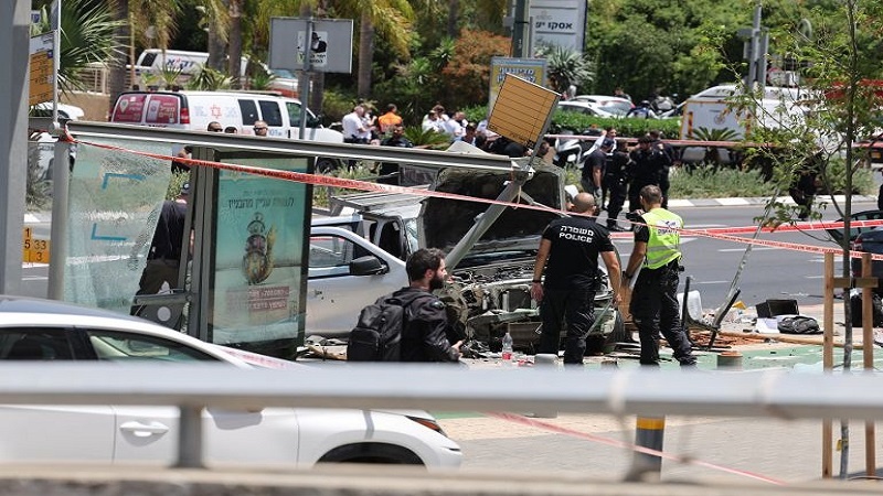 Iranpress: إصابات بعملية دهس وإطلاق نار في تل أبيب