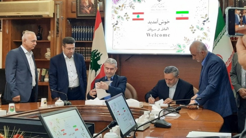 Iranpress: توقيع مذكرة تفاهم بين وزيري العمل الإيراني واللبناني