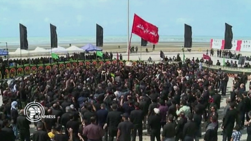 Iranpress: بالفيديو.. تنظيم مواكب تاسوعاء الحسيني (ع) في أنحاء إيران