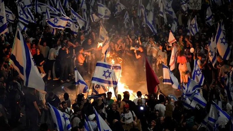 Iranpress: رغم استمرار الاحتجاجات.. الكنيست الإسرائيلي يواصل عملية التصويت على مشروع قانون التغييرات القضائية