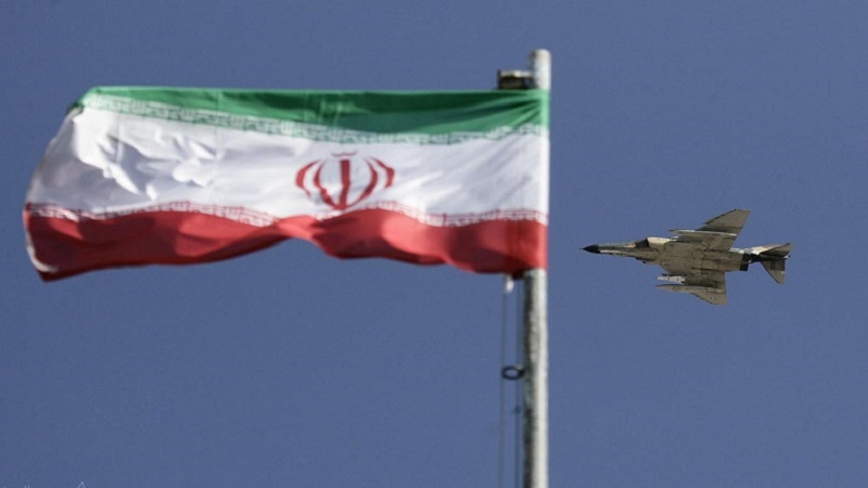 Iranpress: تزويد القوة الجوية للجيش بأسلحة وأجهزة حديثة 