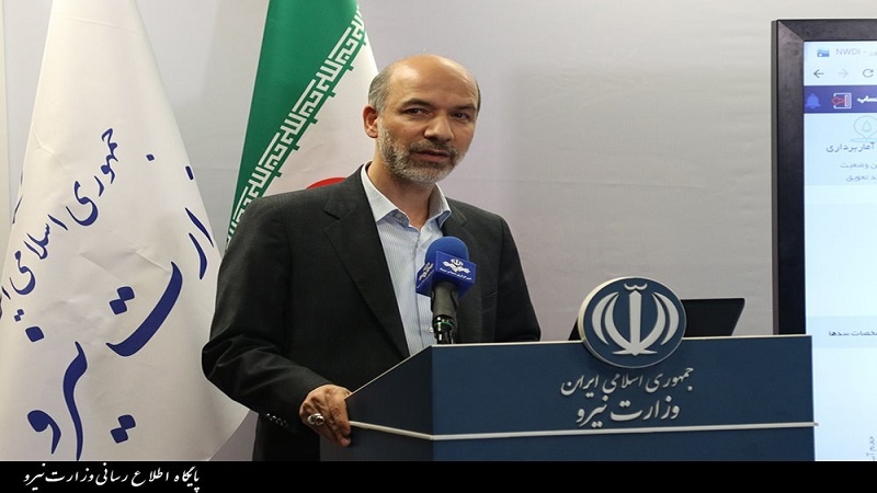 Iranpress: وزير الطاقة: يجب إرسال حصة إيران من مياه هيرمند