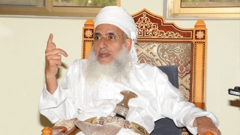 Iranpress: مفتي عمان يدعو المسلمين إلى قطع العلاقات مع السويد
