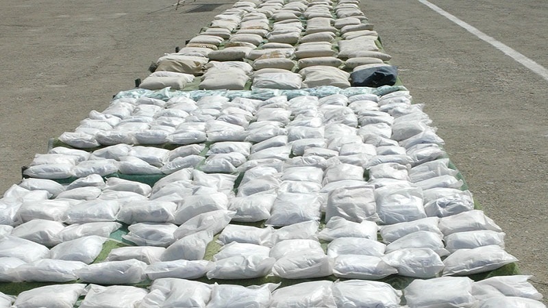 Iranpress: ضبط طن من المخدرات في جنوب شرق إيران 