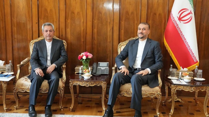 Iranpress: وزير الخارجية يستقبل سفراء إيران الجدد في الكويت وأرمينيا وبلغاريا