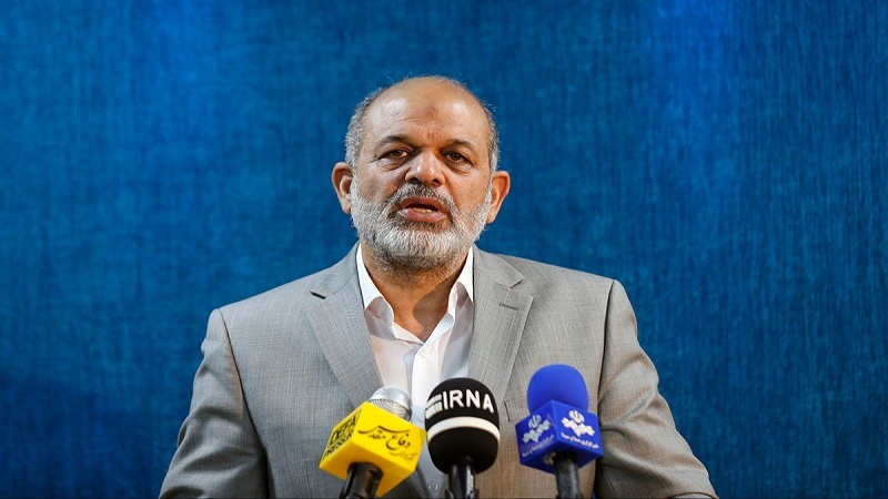 Iranpress: وزير الداخلية: الأجهزة الأمنية لن تترك الإرهابيين لشأنهم