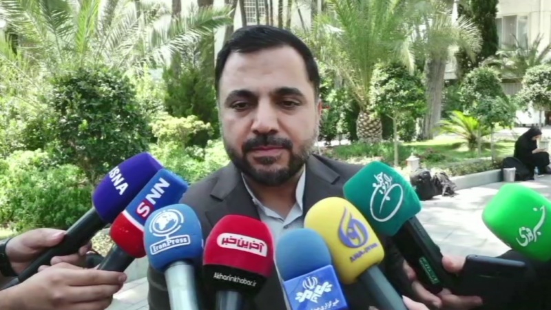 Iranpress: اتفاقية بين إيران والعراق لتقديم خدمات هاتفية لزوار الأربعين الحسيني (ع)