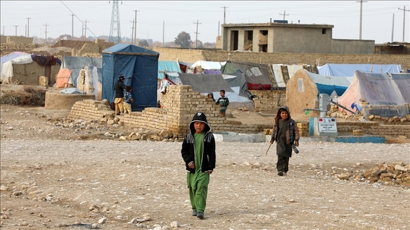Iranpress: طالبان توقف المئات من مؤسسات الإغاثة عن العمل في أفغانستان