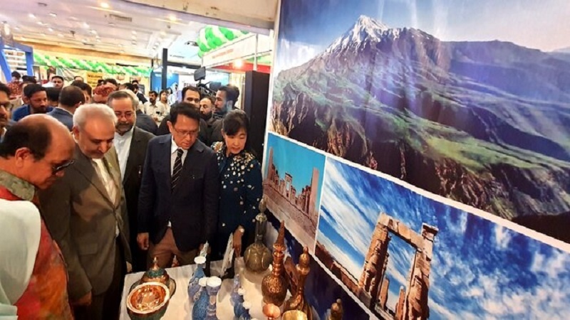 Iranpress: الجناح الإيراني يستعرض الحضارة القديمة بمعرض الاستثمار السياحي في باكستان 