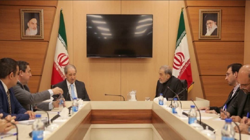 Iranpress: ولايتي: التطور المتزايد للعلاقات بين إيران وسوريا يلعب دورًا مهمًا على المستويين الإقليمي والدولي