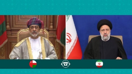 تأكيد إيراني عماني على تعزيز العلاقات الثنائية
