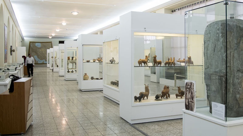 Iranpress: عرض قطع أثرية إيرانية مستردة من أوروبا في المتحف الوطني الإيراني