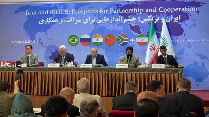 Iranpress: إيران وقدراتها للتعاون مع مجموعة الـ‘بريكس’