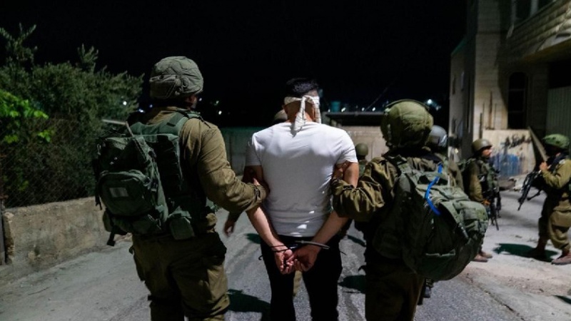 Iranpress: الاحتلال يعتقل عدة فلسطينيين في مناطق مختلفة بالضفة الغربية 
