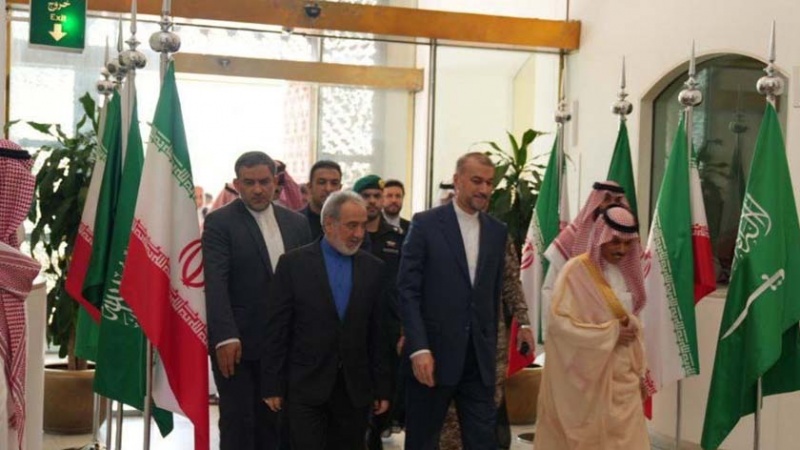 Iranpress: وزير الخارجية: العلاقات بين طهران والرياض تسير إلى الأمام 