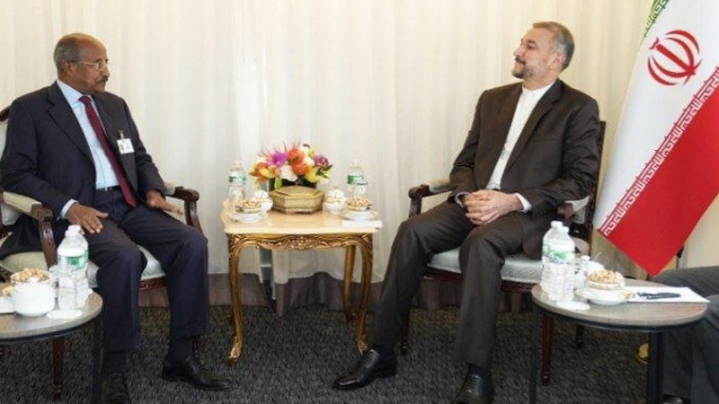 Iranpress: وزير الخارجية يلتقي بعض نظرائه في نيويورك + فيديو 