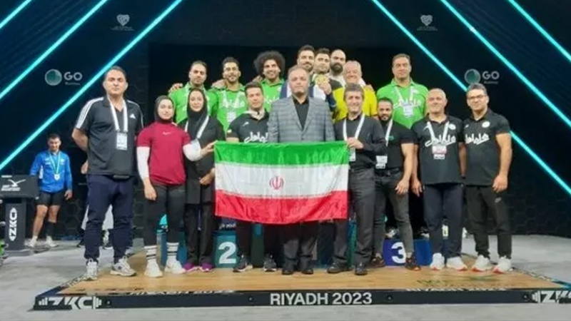 فريق رفع الأثقال الإيراني يحتل المركز الثالث في العالم