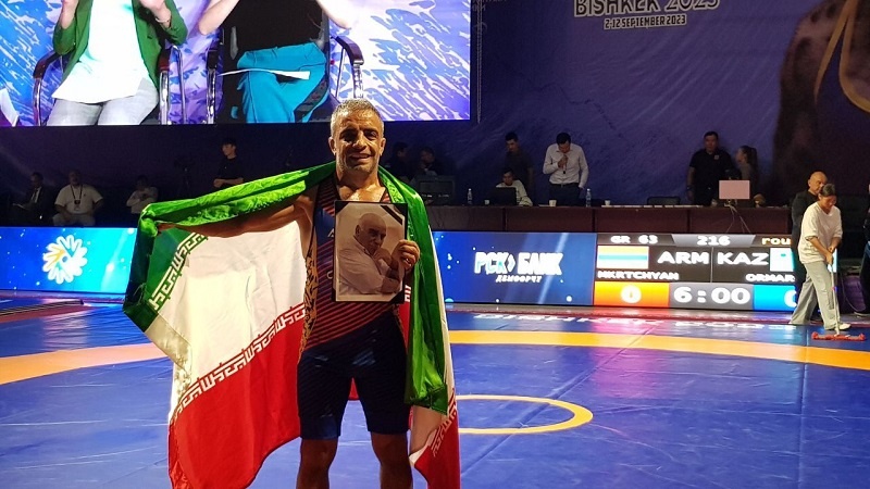 Iranpress: إيراني يفوز بالميدالية الذهبية في بطولة العالم للمصارعة للصم