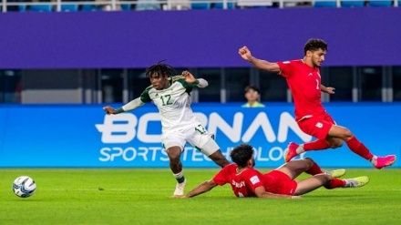 تعادل المنتخبین الإيرانی والسعودي لكرة القدم في بطولة آسيا