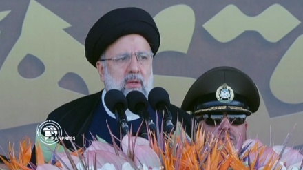 رئيس الجمهورية:  تواجد القوات المسلحة الإيرانية في المنطقة یصنع الأمن والاستقرار
