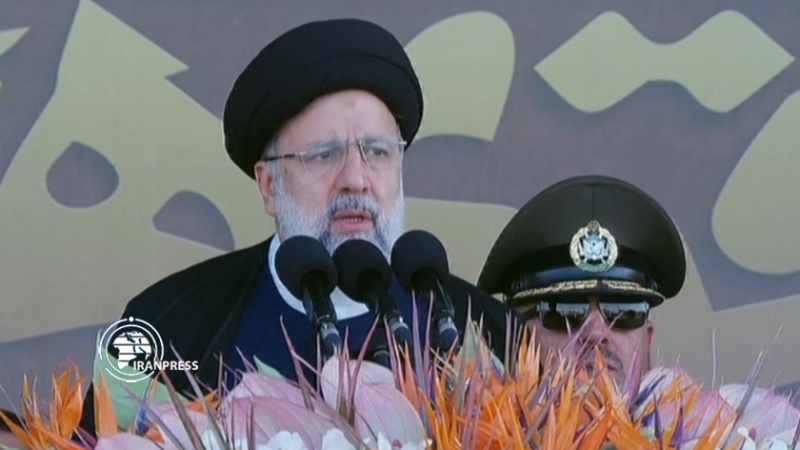 Iranpress: رئيس الجمهورية:  تواجد القوات المسلحة الإيرانية في المنطقة یصنع الأمن والاستقرار