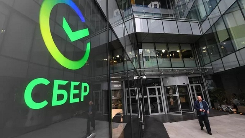 Iranpress: إطلاق خدمات جديدة لأكبر بنك روسي في إيران