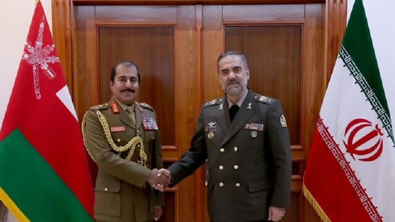 Iranpress: وزير الدفاع الإيراني يؤكد على إرساء أمن الخليج الفارسي بمشاركة دول المنطقة