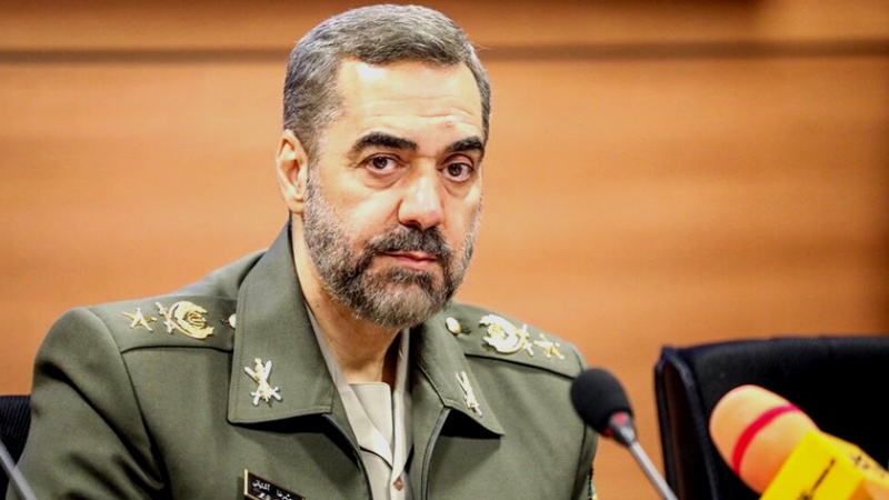 رد فعل وزير الدفاع الإيراني على سرقة الحكومة الأمريكية للنفط