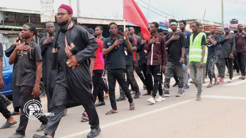 Iranpress: إقامة مسيرة الأربعينية الحسينية (ع) في غانا