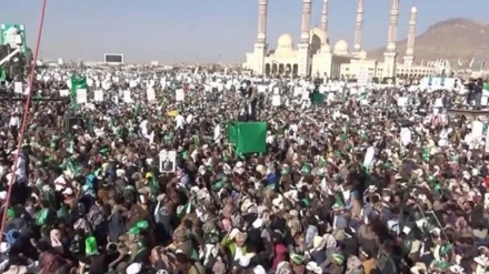 آلاف اليمنيين يحيون ذكرى المولد النبوي في صنعاء