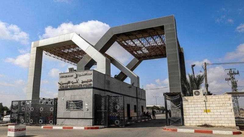 Iranpress: الخارجية المصرية: معبر رفح لم يُغلق لكن القصف الإسرائيلي يحول دون عمله