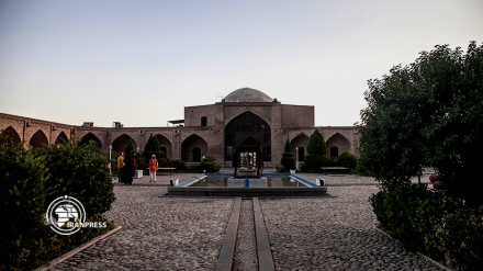 خان بيستون ؛ رمز للثقافة والحضارة الإيرانية الغنية