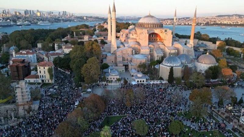 Iranpress: مظاهرات حاشدة في إسطنبول بتركيا دعما لغزة + فيديو 
