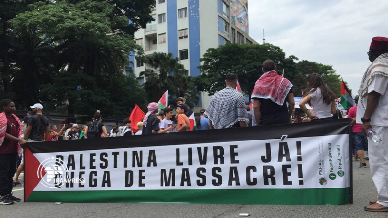 Iranpress: مظاهرة حاشدة في البرازيل تنديدا بجرائم الاحتلال في غزة