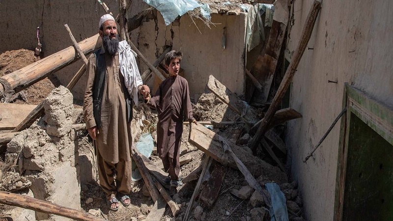 Iranpress: تنسيق بين إيران وأفغانستان لتقديم المساعدات الإنسانية إلى المتضررين من زلزال هرات 