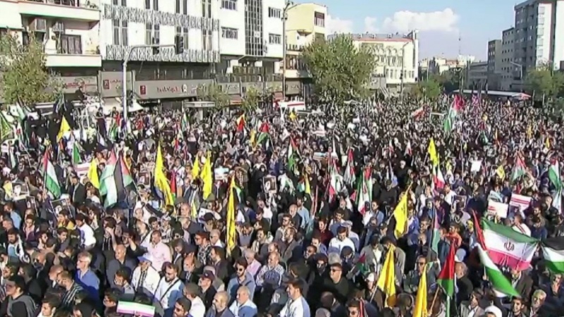 Iranpress: أبناء الشعب الإيراني يدينون جرائم الاحتلال بحق الفلسطينيين + فيديو