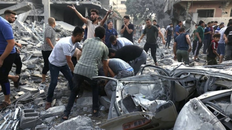 Iranpress: بعد مجزرة المعمداني .. عشرات الشهداء في استمرار للقصف الإسرائيلي على قطاع غزة