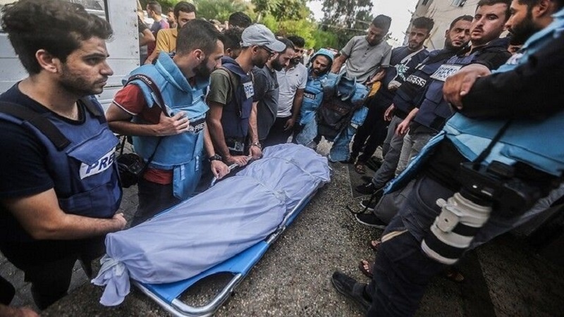 Iranpress: منظمة صحفية : مقتل 22 إعلاميًا جراء الأحداث في غزة