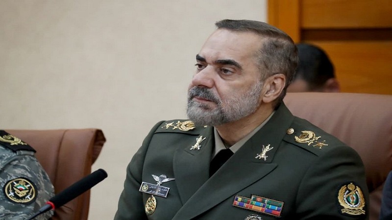 Iranpress: وزير الدفاع الإيراني يغادر إلى طاجيكستان اليوم 