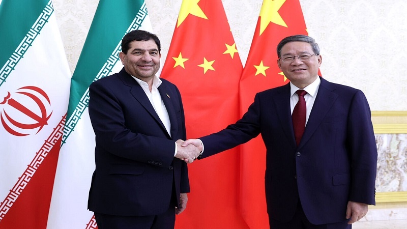 Iranpress: الصين تؤكد استعدادها لتطوير علاقاتها الاستراتيجية مع إيران