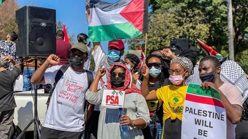 Iranpress: مطالبة مناصري الفلسطينيين في جنوب أفريقيا لإغلاق السفارة الإسرائيلية
