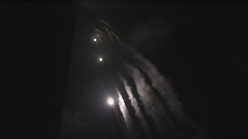 Iranpress: القسام تعلن قصف عسقلان وسديروت برشقة صاروخية + فيديو