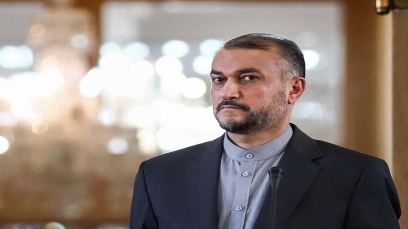 Iranpress: وزير الخارجية يغادر طهران متوجهًا إلى جنيف 