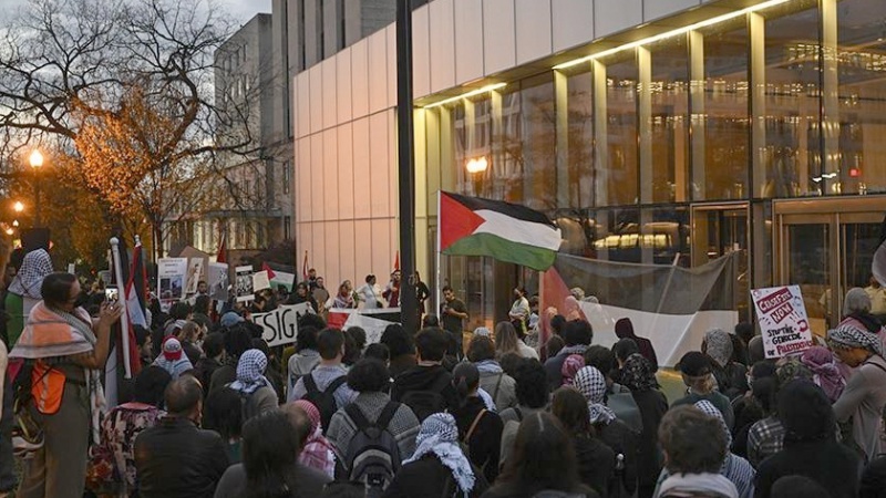 Iranpress: وقفة في واشنطن نصرة لغزة أمام الخارجية الأمريكية  