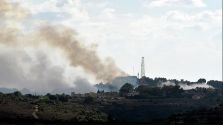 اندلاع النيران في موقع المطلة الإسرائيلي الذي استهدفه حزب الله