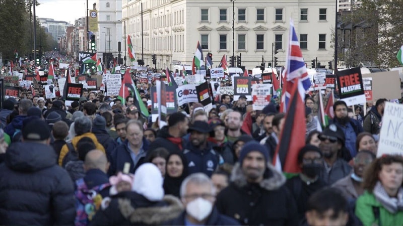 Iranpress: بريطانيا.. الأسبوع السابع من المظاهرات دعما للقضية الفلسطينية