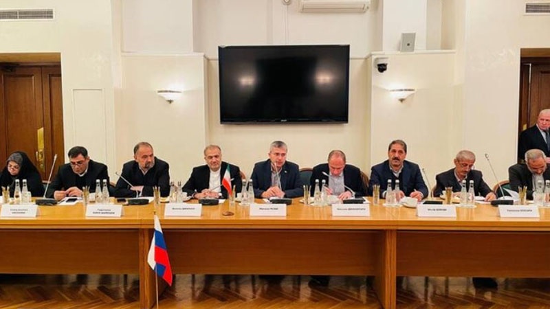 Iranpress: محادثات برلمانية إيرانية روسية للبحث في تنفيذ اتفاقية التعاون الشامل بين البلدين