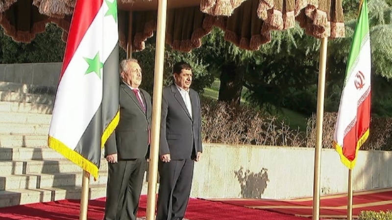 Iranpress: مراسم استقبال رسمية لرئيس مجلس الوزراء السوري في قصر سعد آباد بطهران