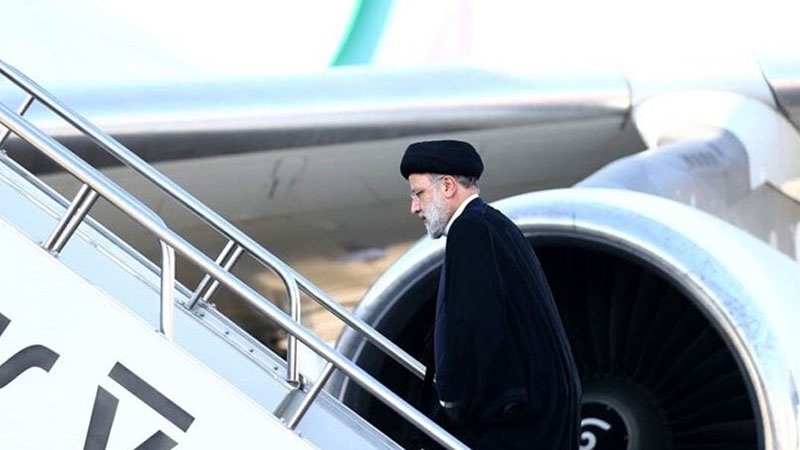 Iranpress: رئيسي يغادر طهران متوجها إلى موسكو